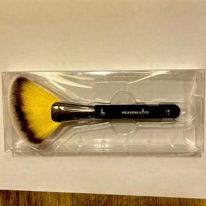 Heavenly Luxe Sculpt &Defined Brush #25